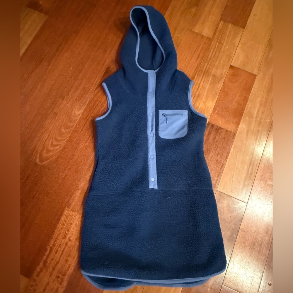 Title Nine Navy Blue Hooded Fleece Vest